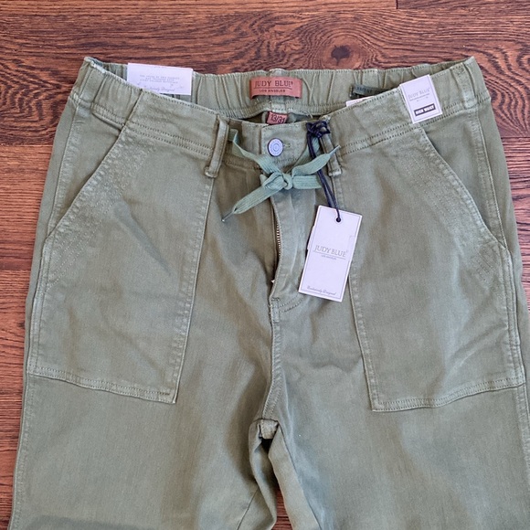 Judy Blue Olive Green Joggers Size 13/31 -drawstring - high rise - NWT - Picture 2 of 4